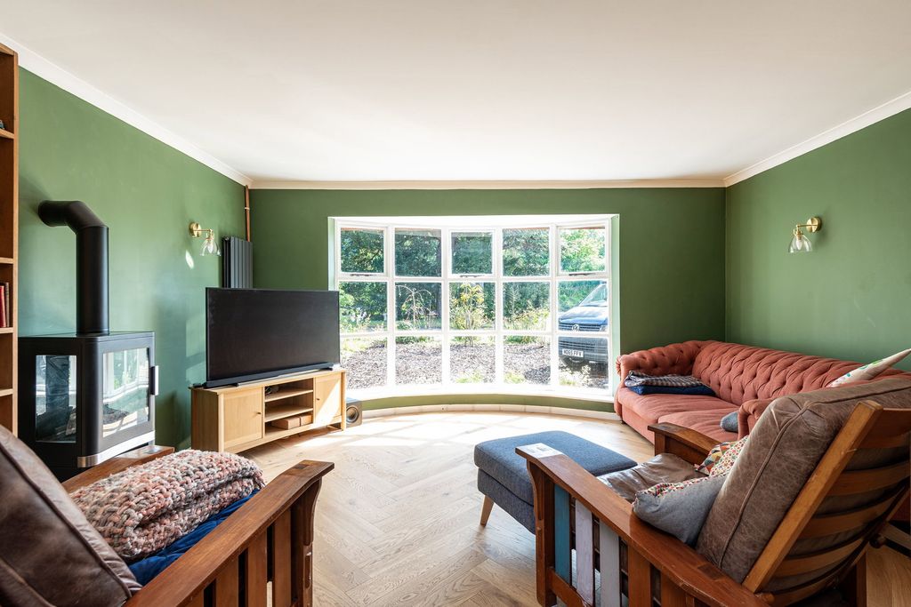 Property photo 2 of 19
