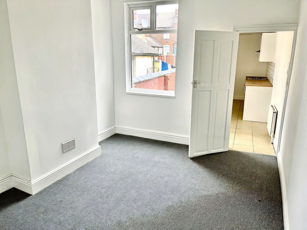 Property photo 3 of 9 Dining Room