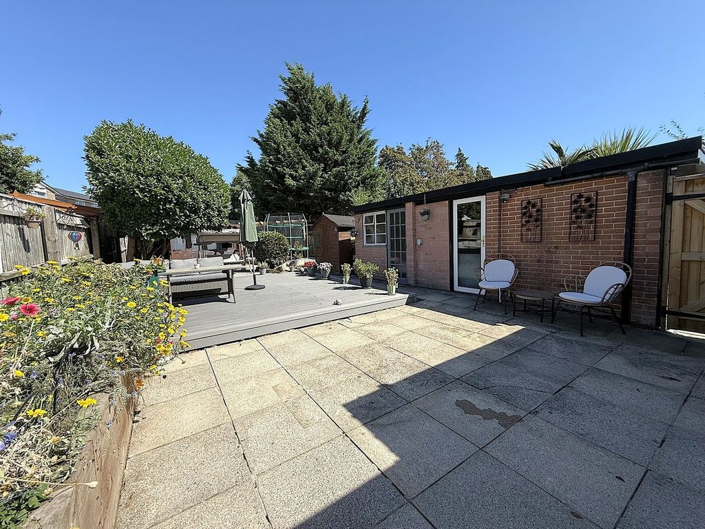 Property photo 2 of 29
