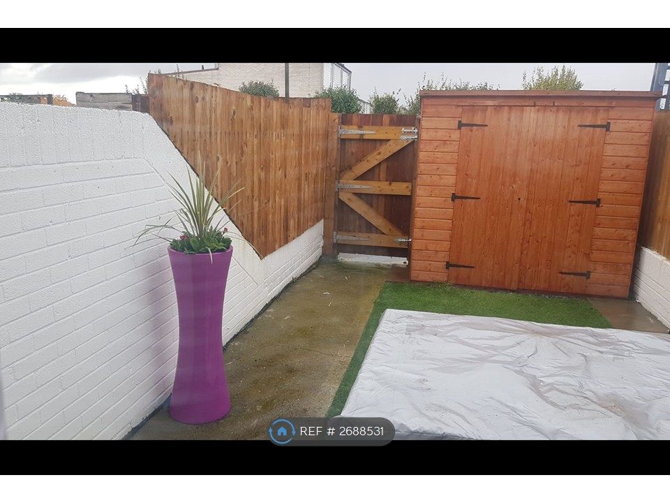 Property photo 2 of 19 Garden With Rear Access