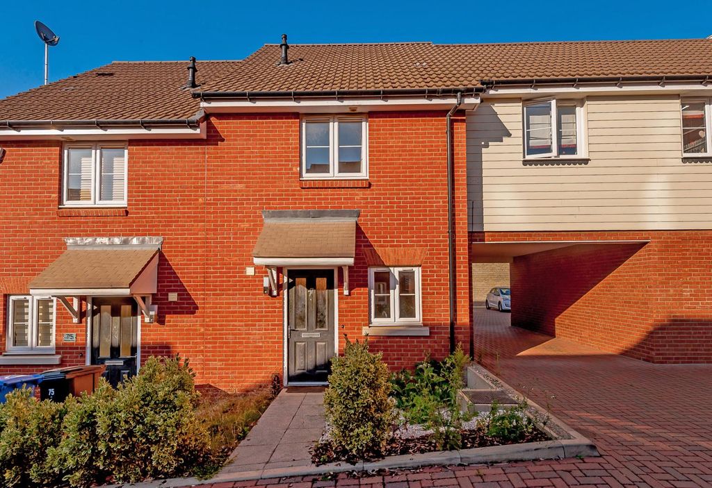 Property photo 1 of 12 8392816-Exterior05-800.Jpg
