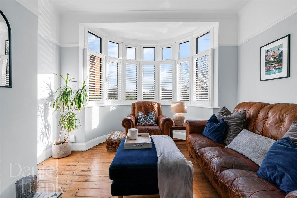 Property photo 3 of 34