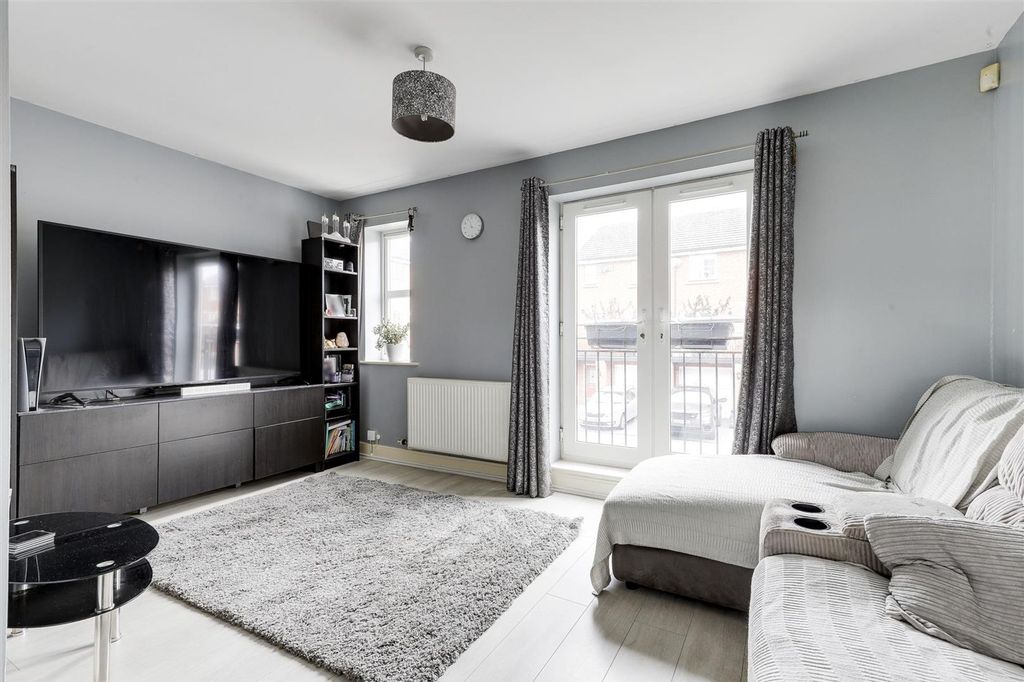 Property photo 2 of 19