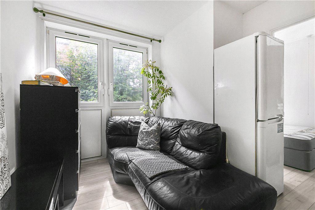 Property photo 2 of 16 Kitchen/Reception