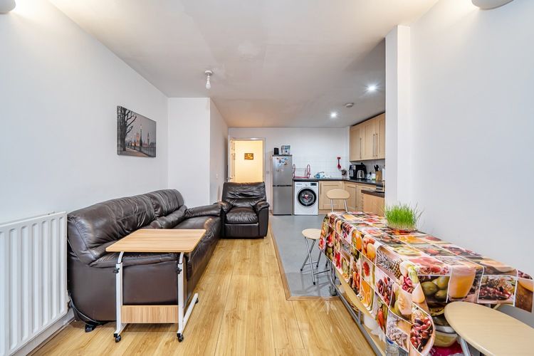 Property photo 3 of 18