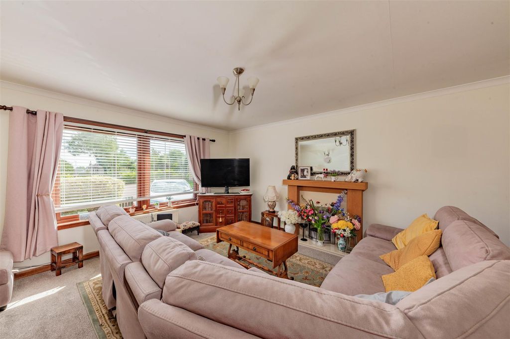 Property photo 2 of 17 4 Rose Hemming Place Letham-4.Jpg