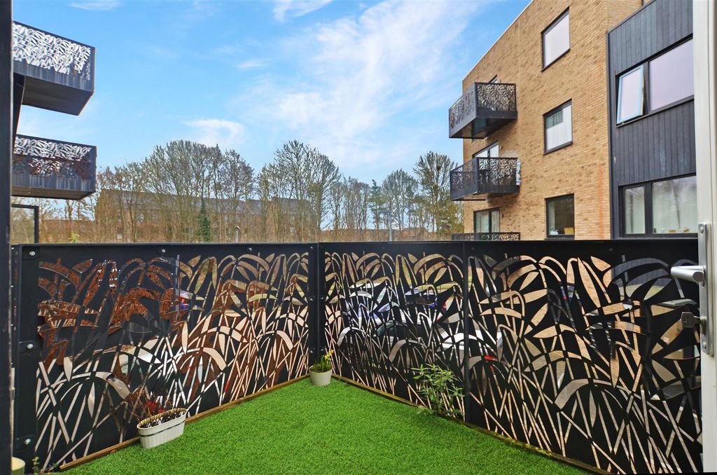 Property photo 3 of 11