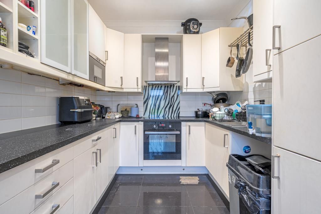 Property photo 2 of 21 Kitchen