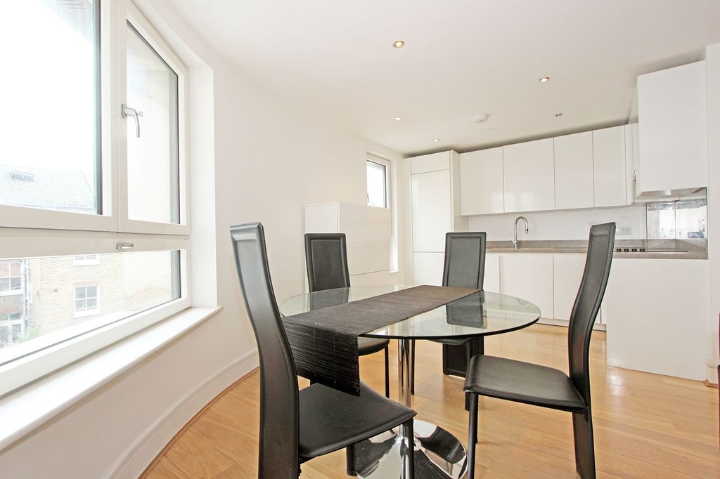 Property photo 3 of 6