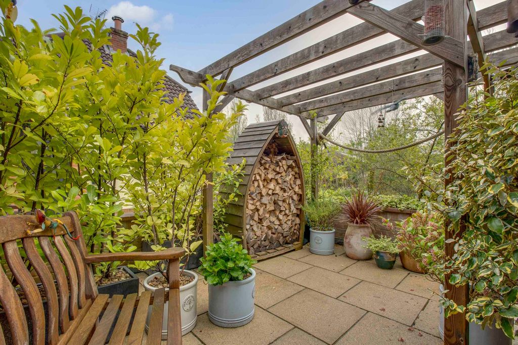 Property photo 3 of 19