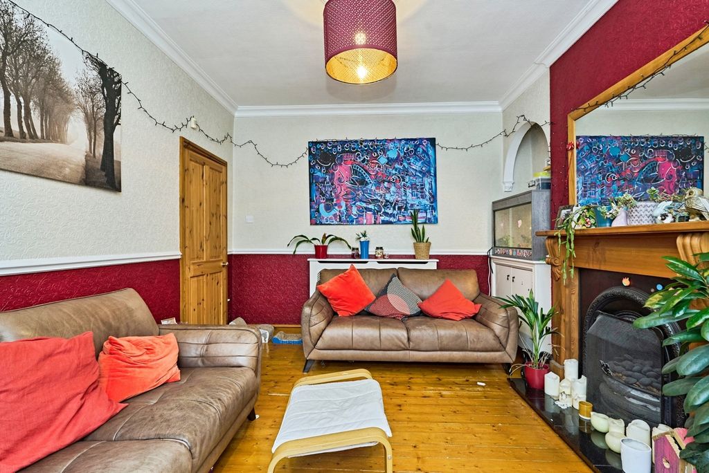 Property photo 3 of 19 Pbox-Img.Jpg