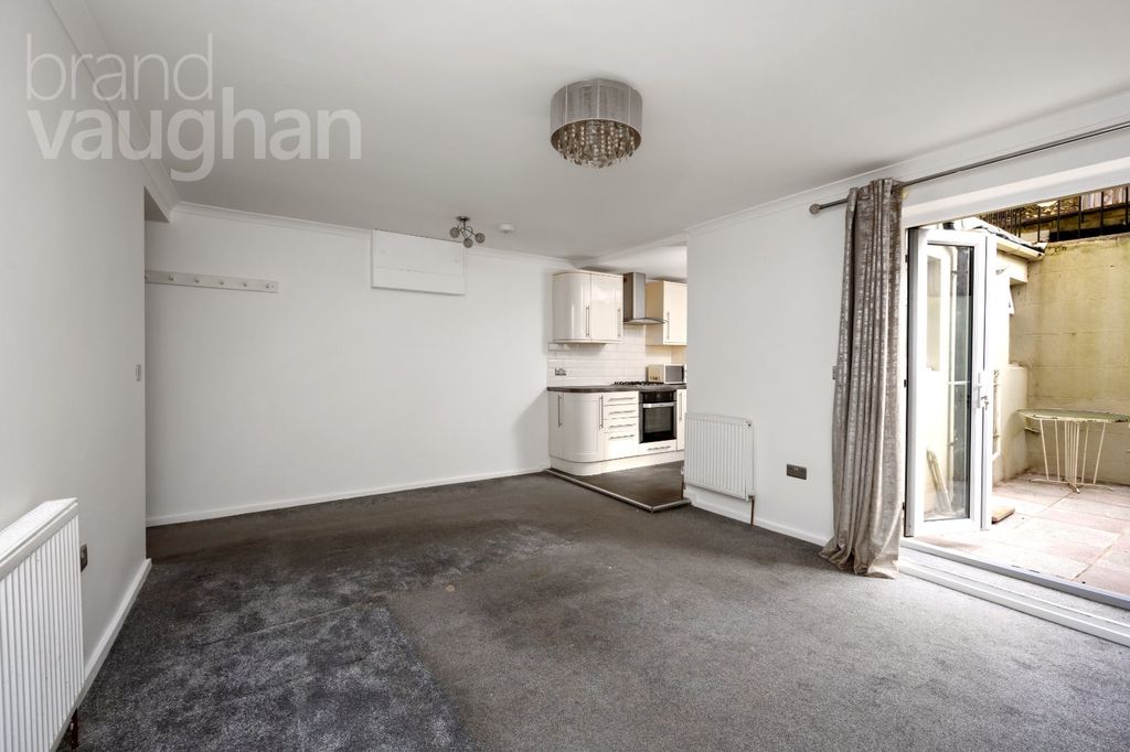 Property photo 2 of 21 Picture No. 22
