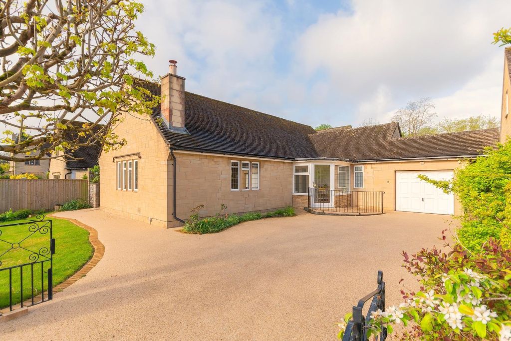 Property photo 2 of 37 0P1Cfy - External N.Jpg