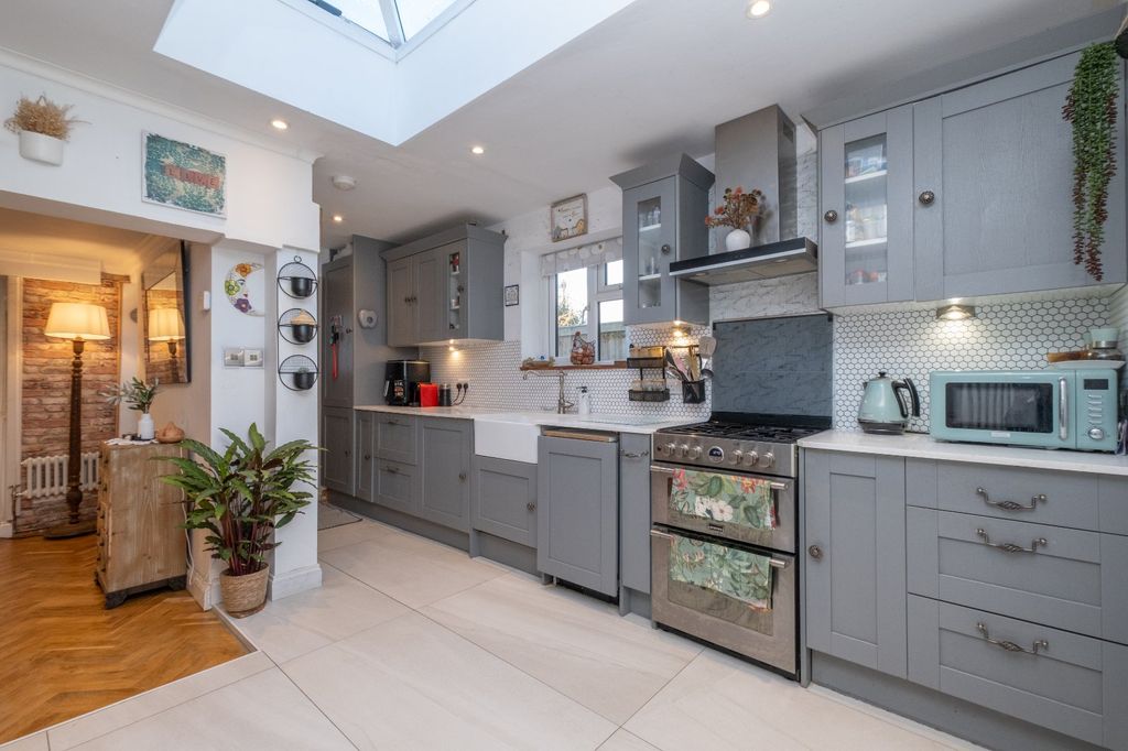 Property photo 3 of 19 Picture 3