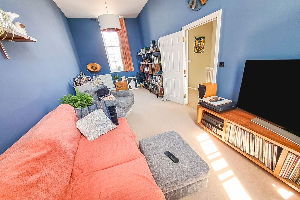 Property photo 3 of 14