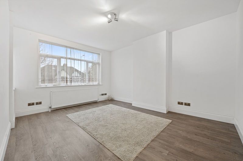 Property photo 2 of 7 Photo 4