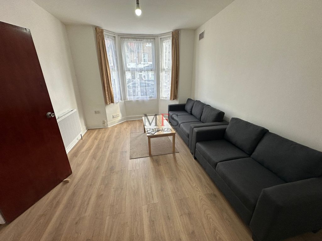 Property photo 1 of 19 Photo 3