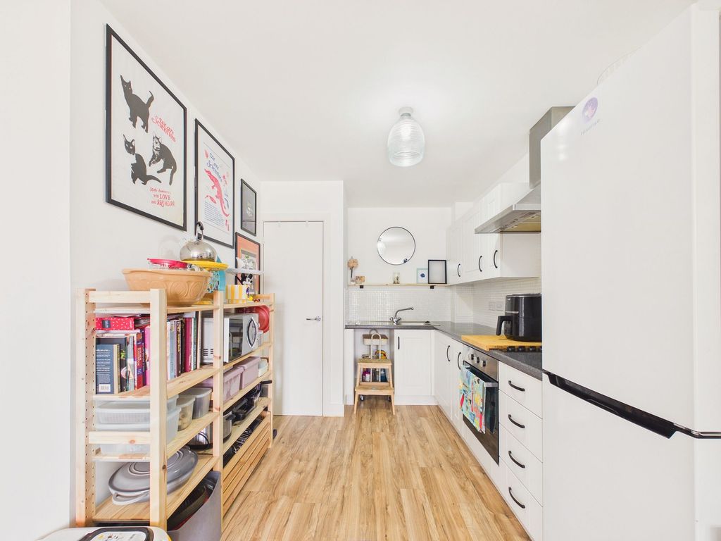 Property photo 2 of 11 Kitchen