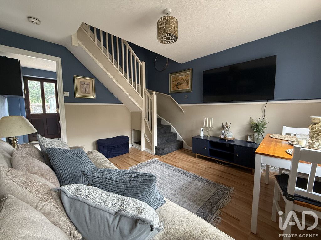 Property photo 2 of 10
