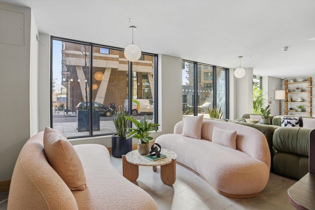 Property photo 3 of 31 Image