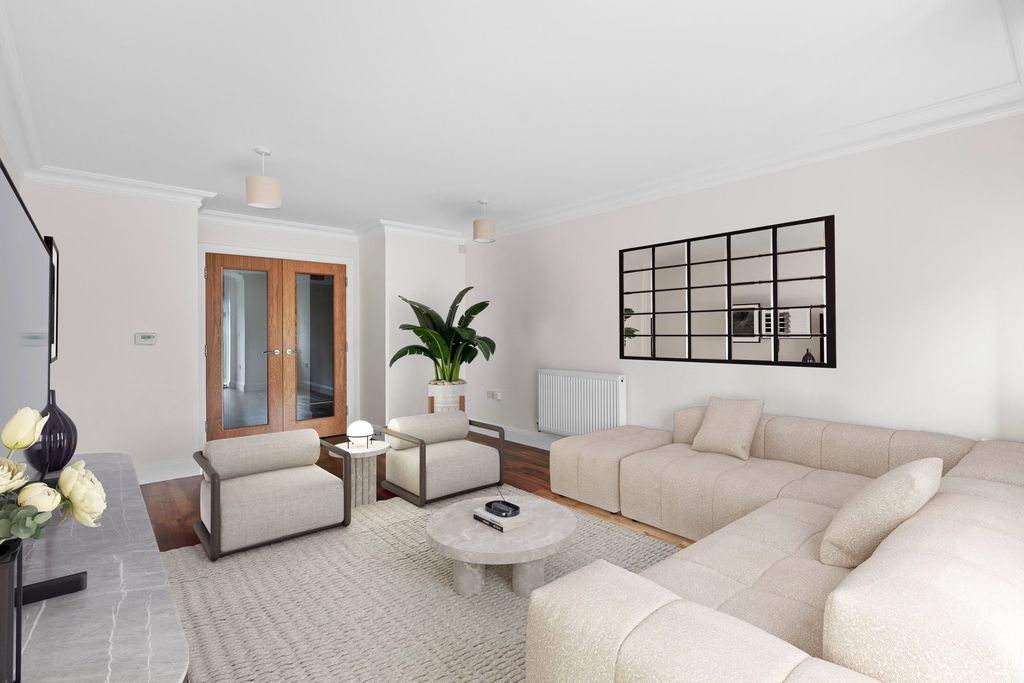 Property photo 2 of 21