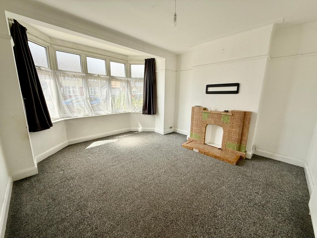 Property photo 2 of 12 Gallery