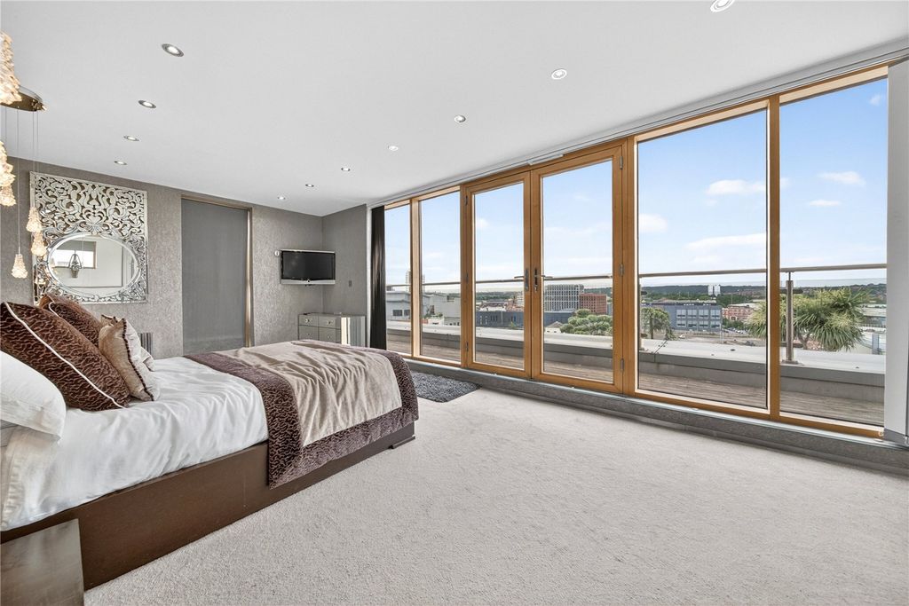 Additional image 9 of 3 bed flat for saleApartment 98, Balmoral Place, 2 Bowman Lane, Leeds, West Yorkshire LS10