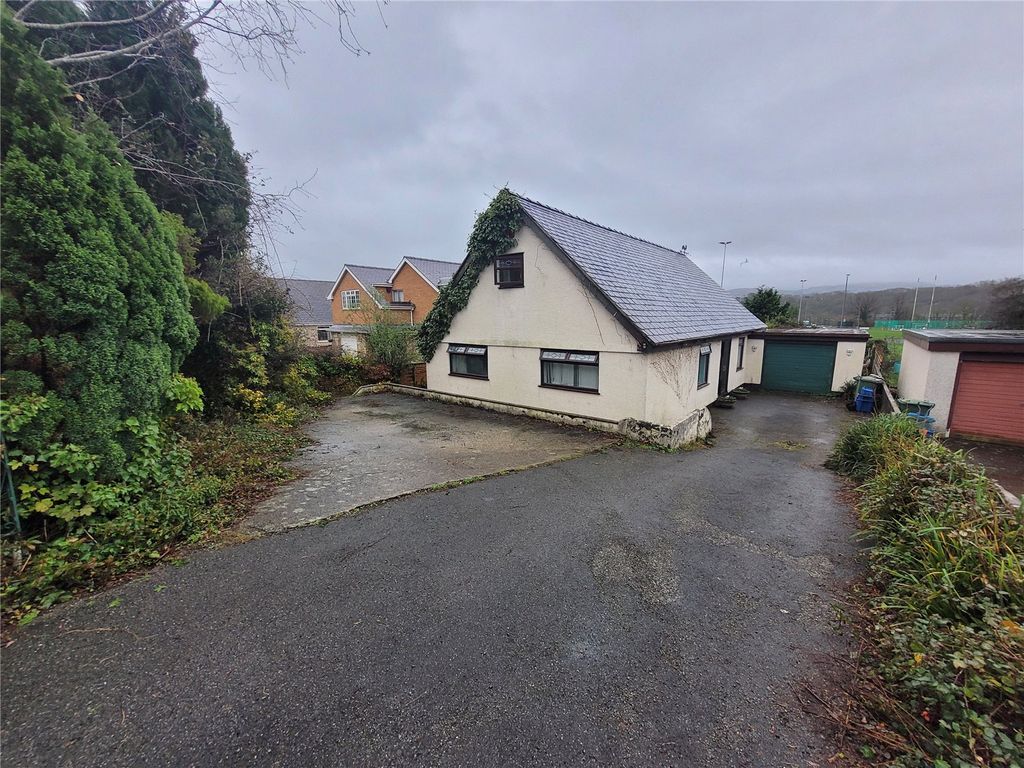 Property photo 1 of 16 Picture No. 02
