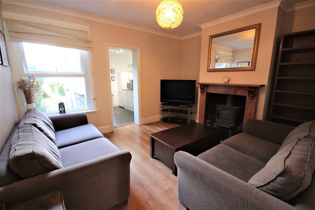 Property photo 2 of 17 Image