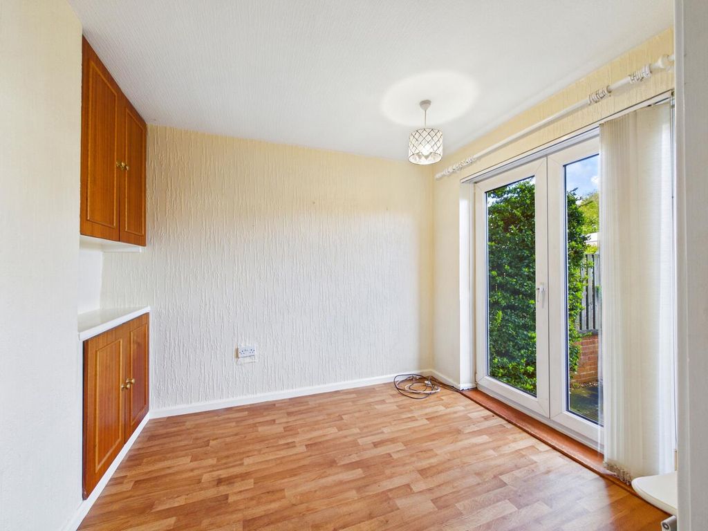 Property photo 3 of 14 Dining Room