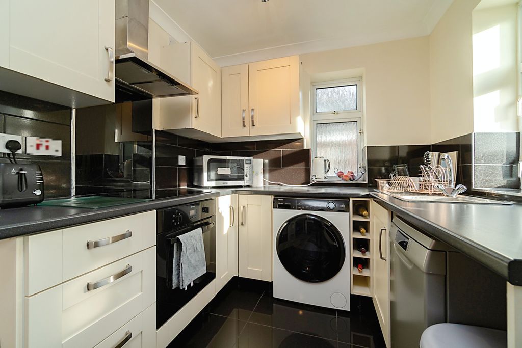 Property photo 1 of 15 Kitchen