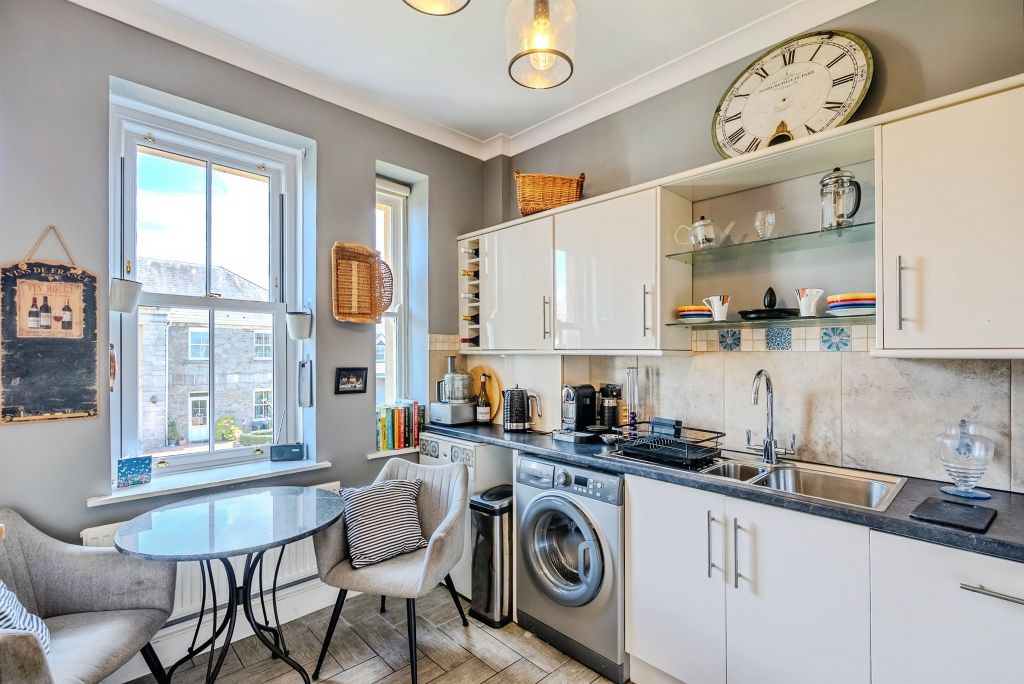 Property photo 3 of 18