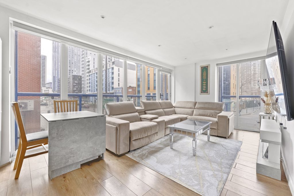 Property photo 1 of 11 Reception