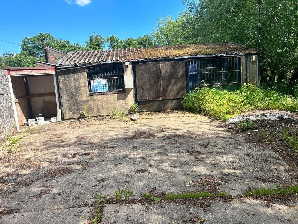 Property photo 3 of 4