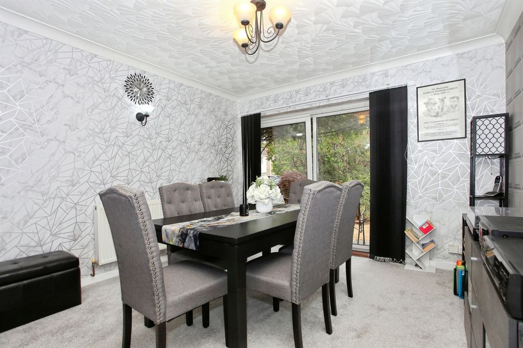 Property photo 2 of 30 Dining/Family Room