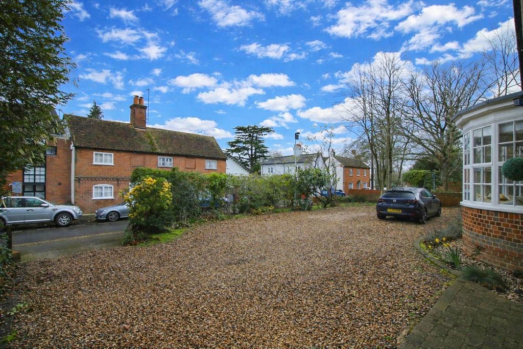 Property photo 2 of 33