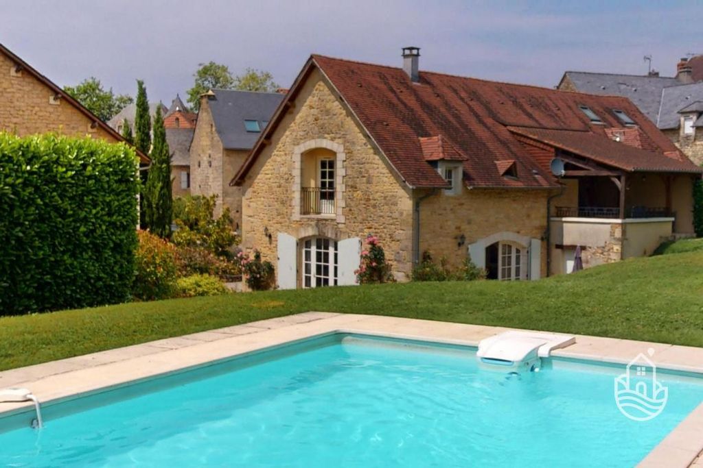 Property photo 2 of 15