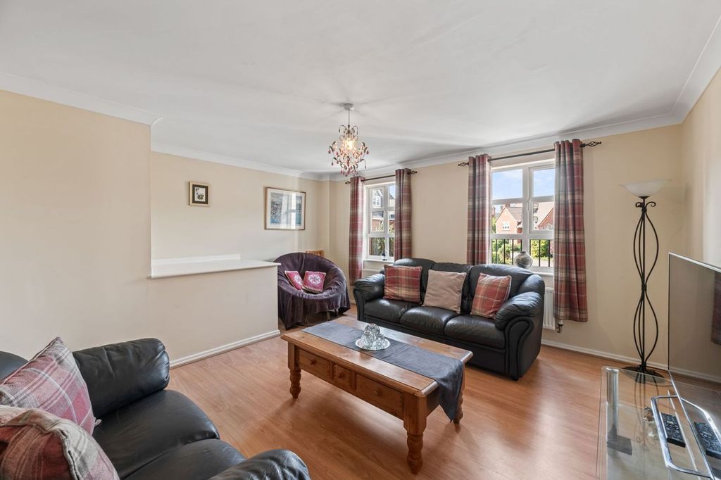 Property photo 2 of 18