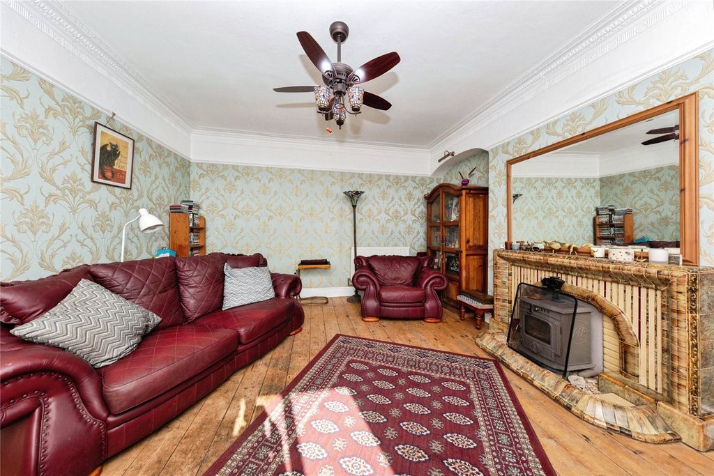 Property photo 2 of 18 Picture No. 20