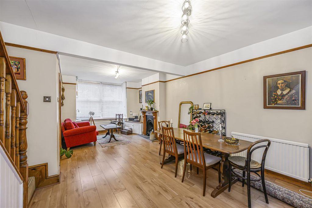 Property photo 3 of 19