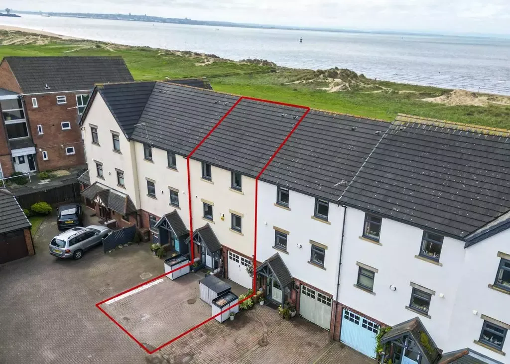 Property photo 2 of 33