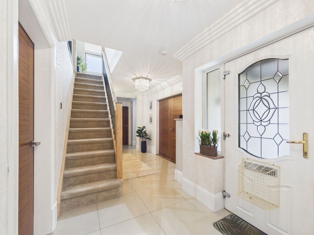 Property photo 2 of 36