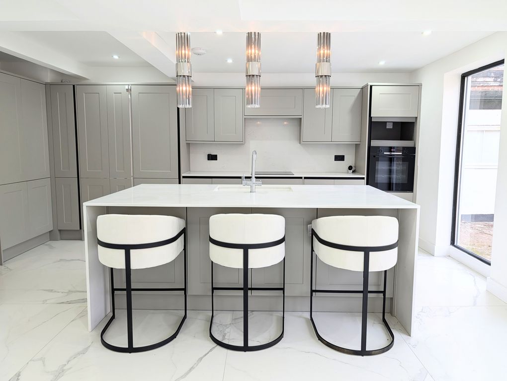 Property photo 1 of 23 3 Bed Semi-Detached With Large Garden