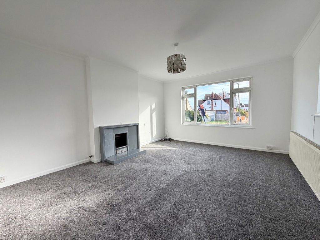 Property photo 2 of 9 4613971