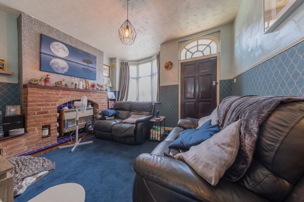 Property photo 3 of 22
