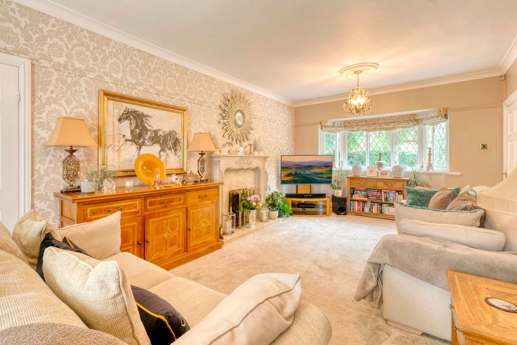 Property photo 2 of 36