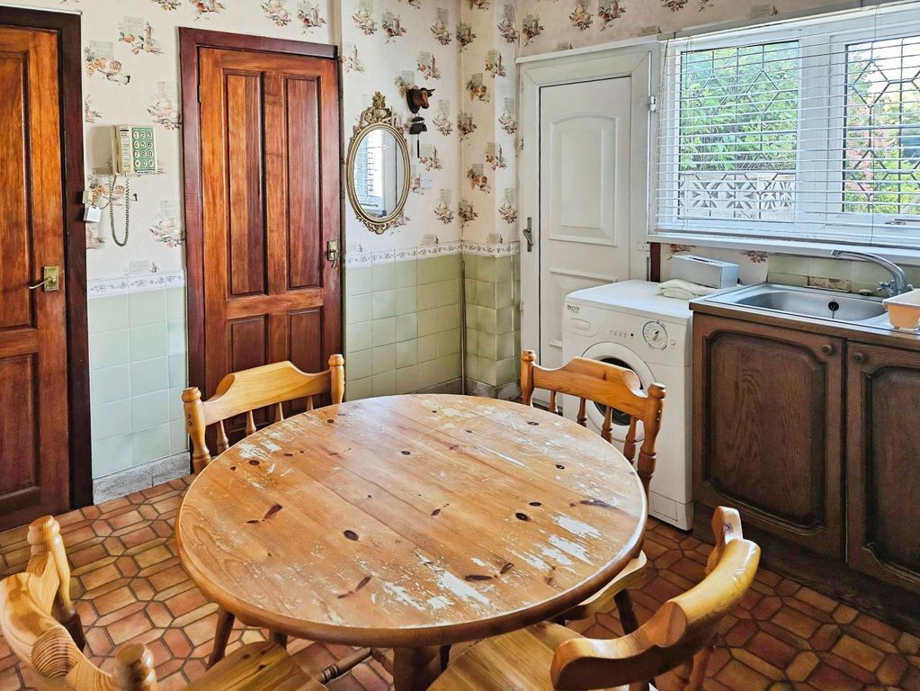 Property photo 3 of 12 Kitchen-Diner