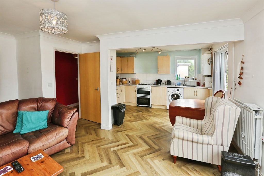 Property photo 3 of 11