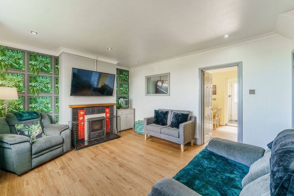 Property photo 2 of 22