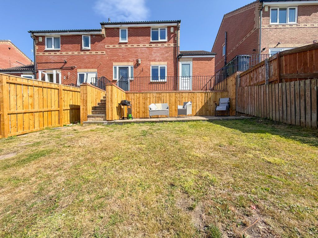 Property photo 1 of 14 External